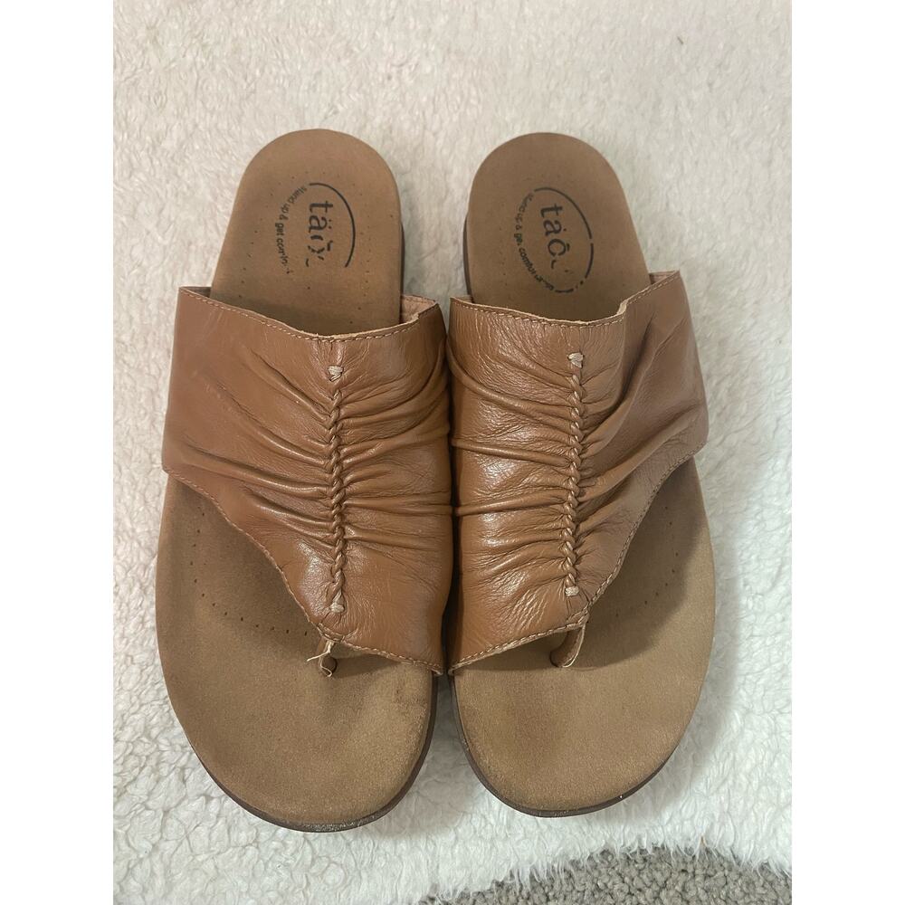 Taos Gift 2  sandals size 10